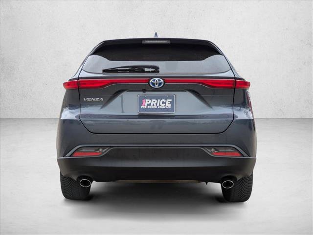 Used 2023 Toyota Venza LE image 7
