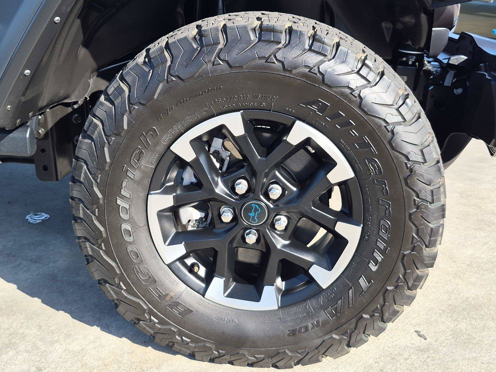 Certified 2025 Jeep Wrangler Unlimited Rubicon 4xe w/ Convenience Group AWD/4WD image 13