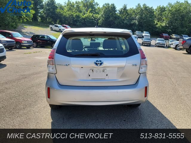 Used 2017 Toyota Prius V Two w/ Carpet Mat Package FWD image 4