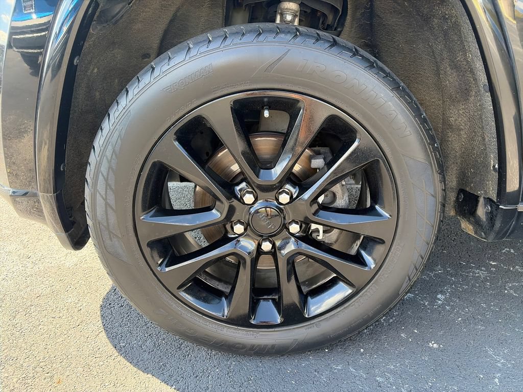 Used 2018 Jeep Grand Cherokee Altitude AWD/4WD image 28
