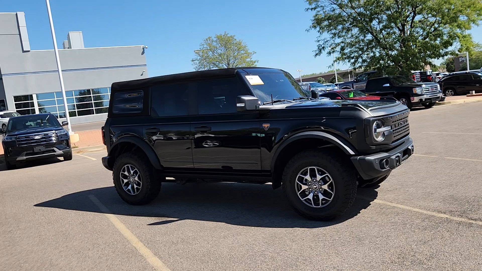 Used 2023 Ford Bronco Badlands AWD/4WD image 9