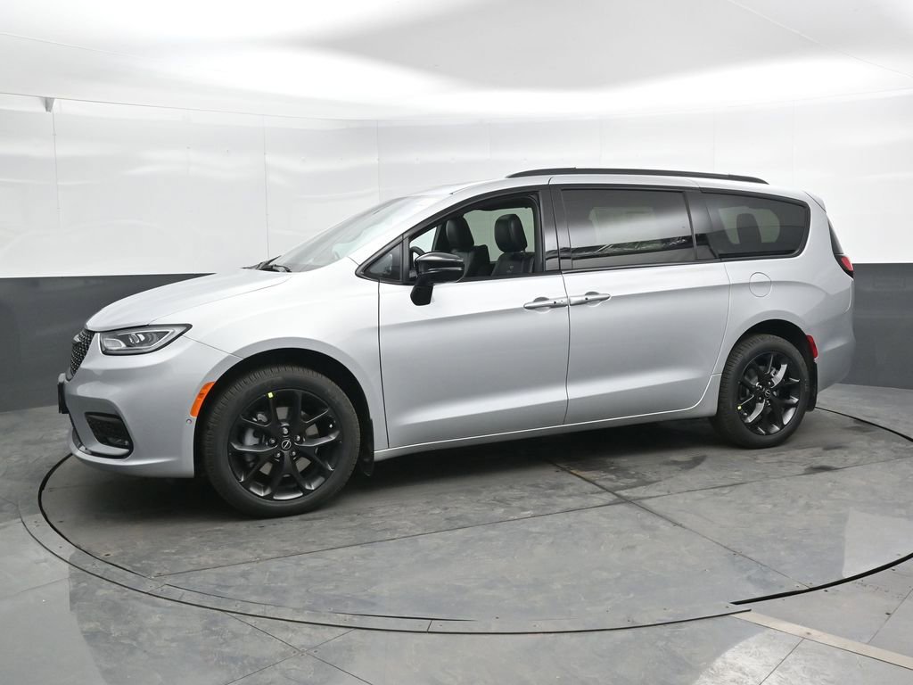 New 2026 Chrysler Pacifica Select w/ S Appearance Package AWD/4WD image 7