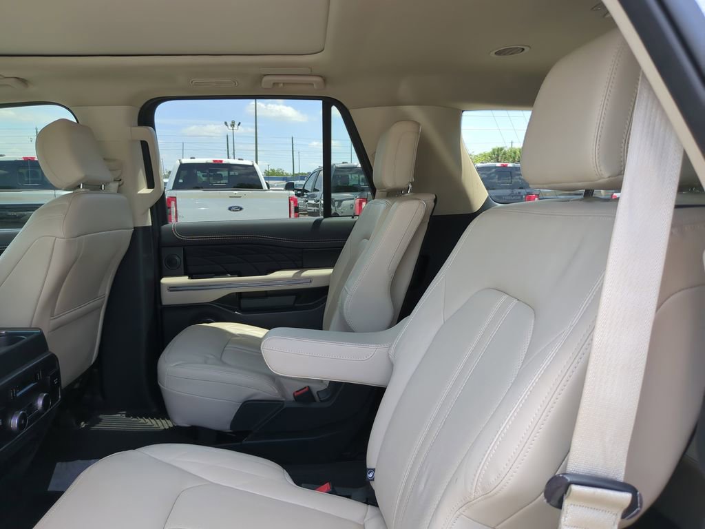 Certified 2022 Ford Expedition Platinum RWD image 19
