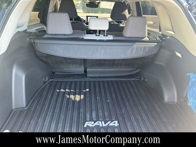 Used 2025 Toyota RAV4 XLE w/ Convenience Package AWD/4WD image 8