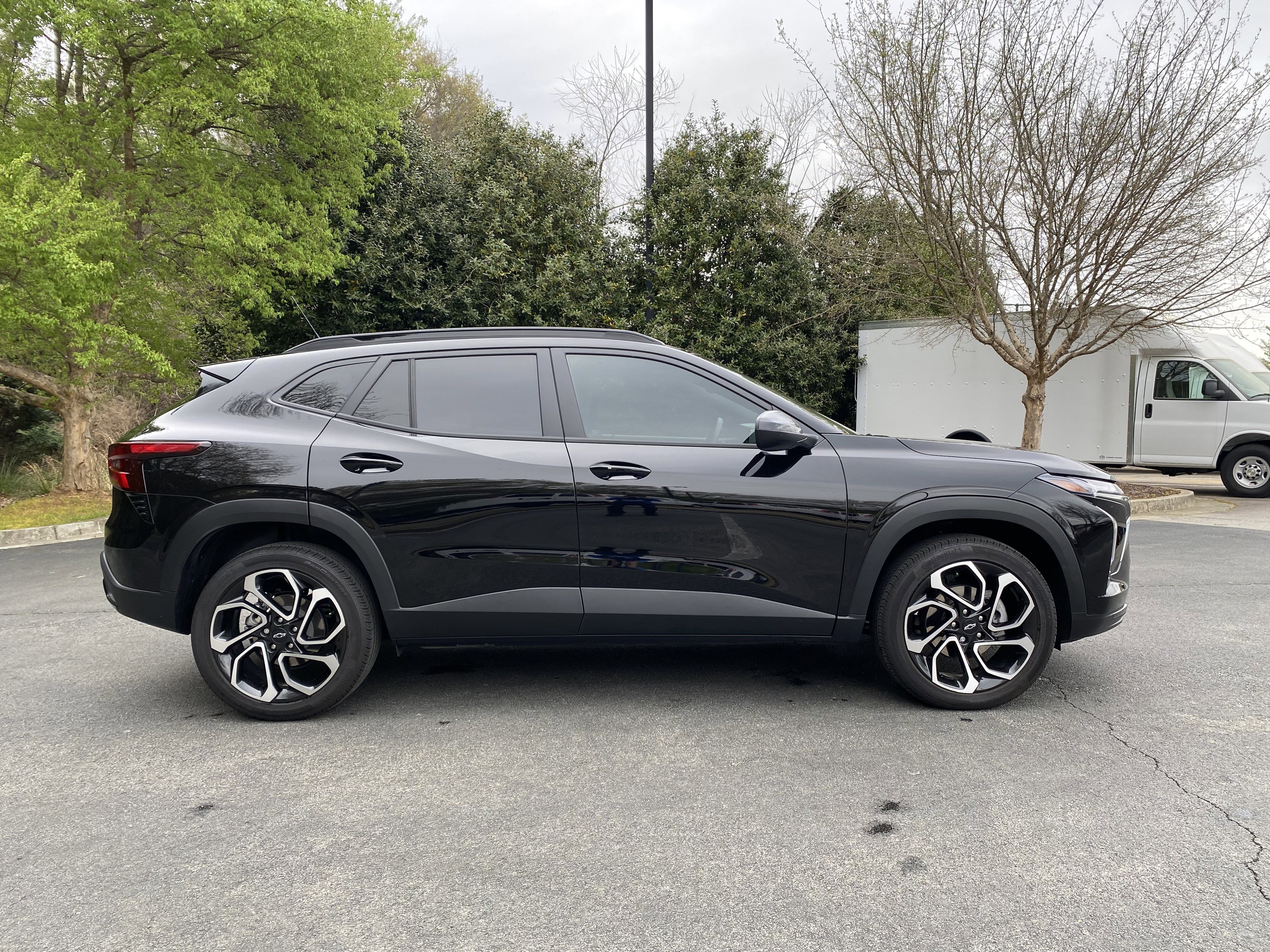 Used 2025 Chevrolet Trax RS image 10