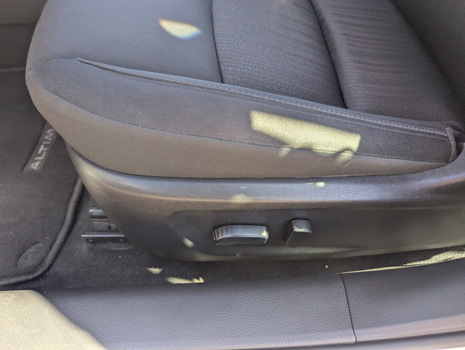 Used 2024 Nissan Altima 2.5 SV image 27