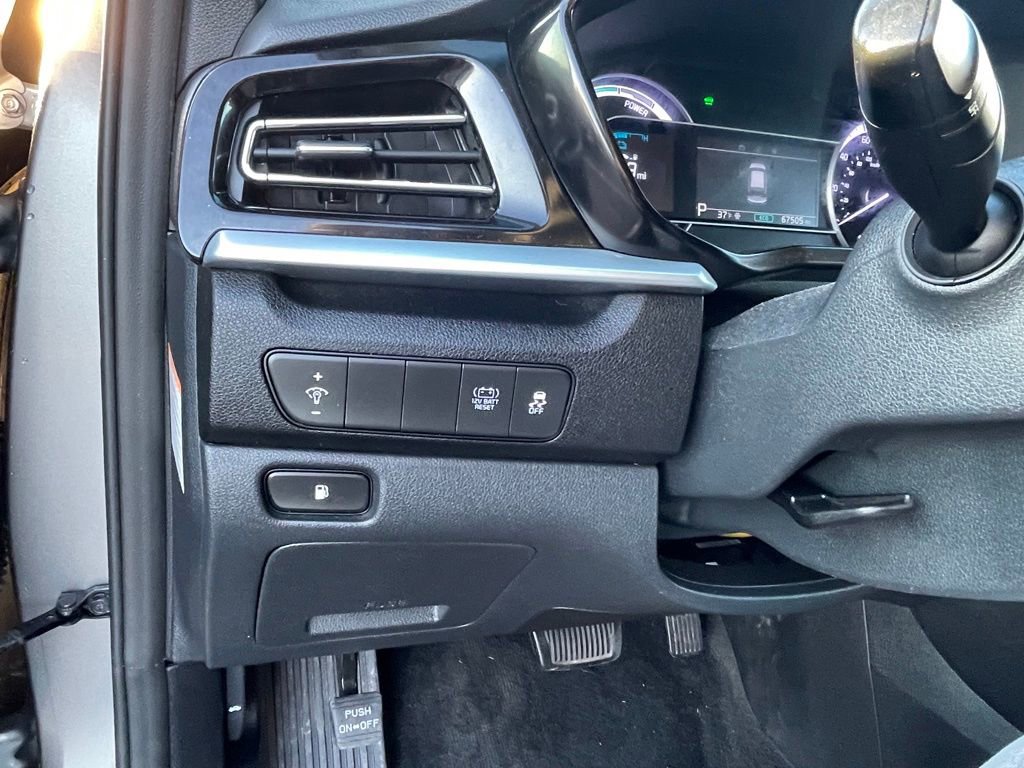 Certified 2022 Kia Niro LX image 13