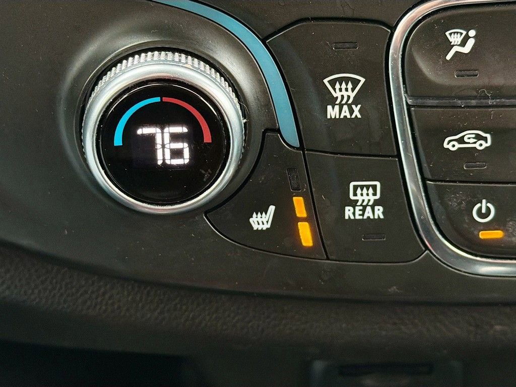 Used 2021 Chevrolet Traverse RS image 38