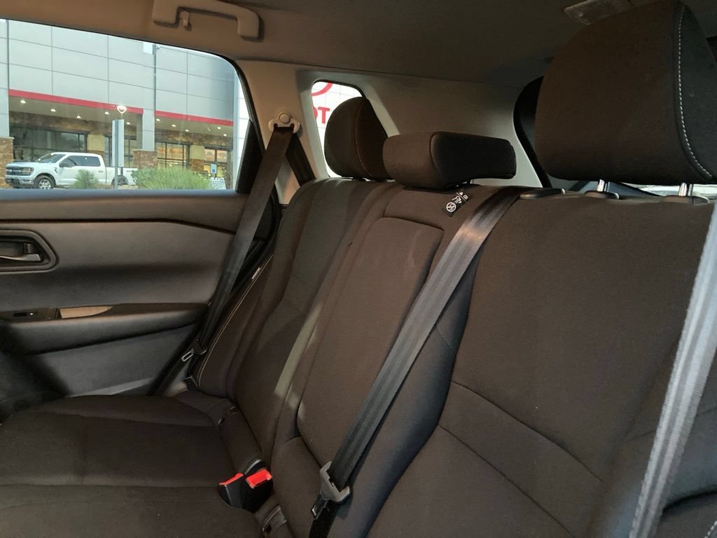 Used 2024 Nissan Rogue S FWD image 11