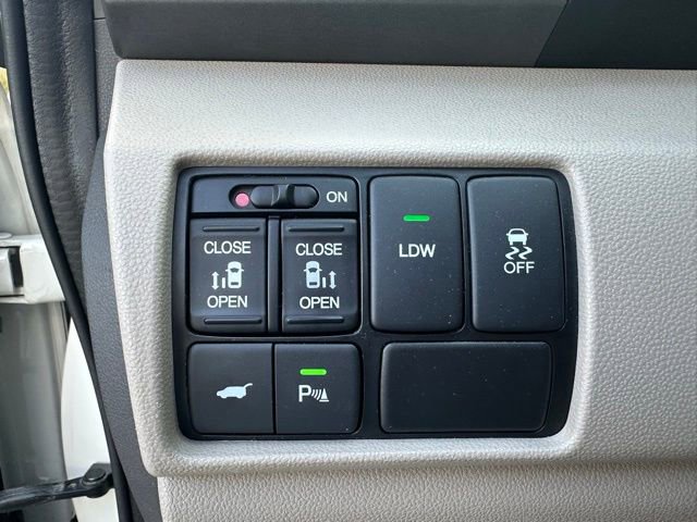 Used 2016 Honda Odyssey Touring Elite image 27