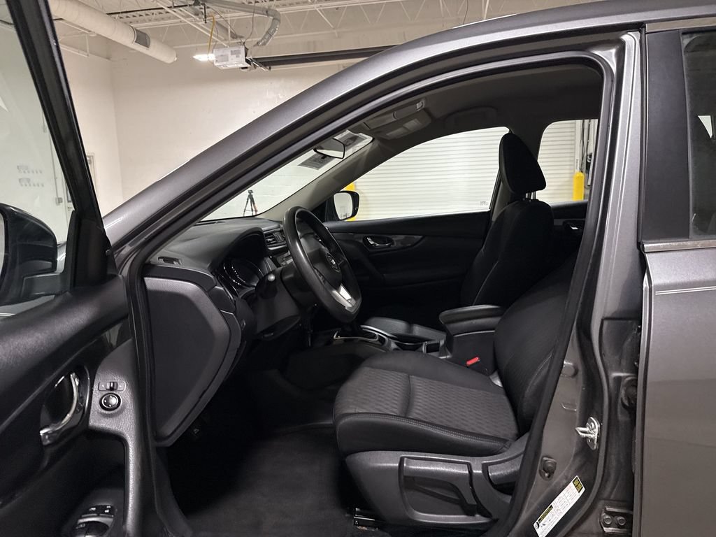 Used 2018 Nissan Rogue S AWD/4WD image 19