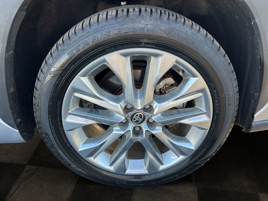 Used 2020 Toyota Highlander Limited image 10