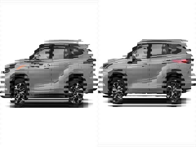 Used 2022 Toyota Highlander XLE image 3