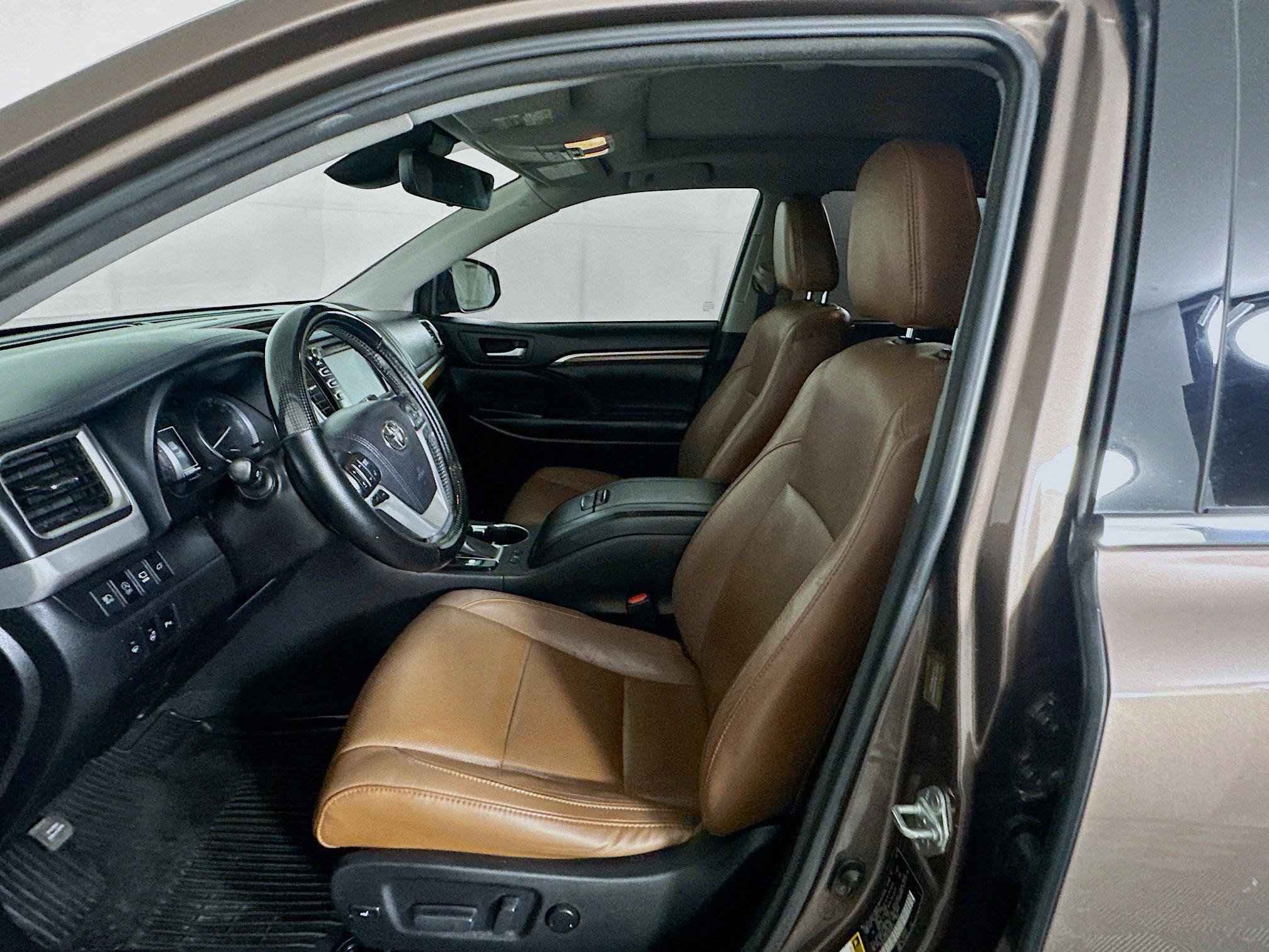 Used 2018 Toyota Highlander Limited Platinum image 13