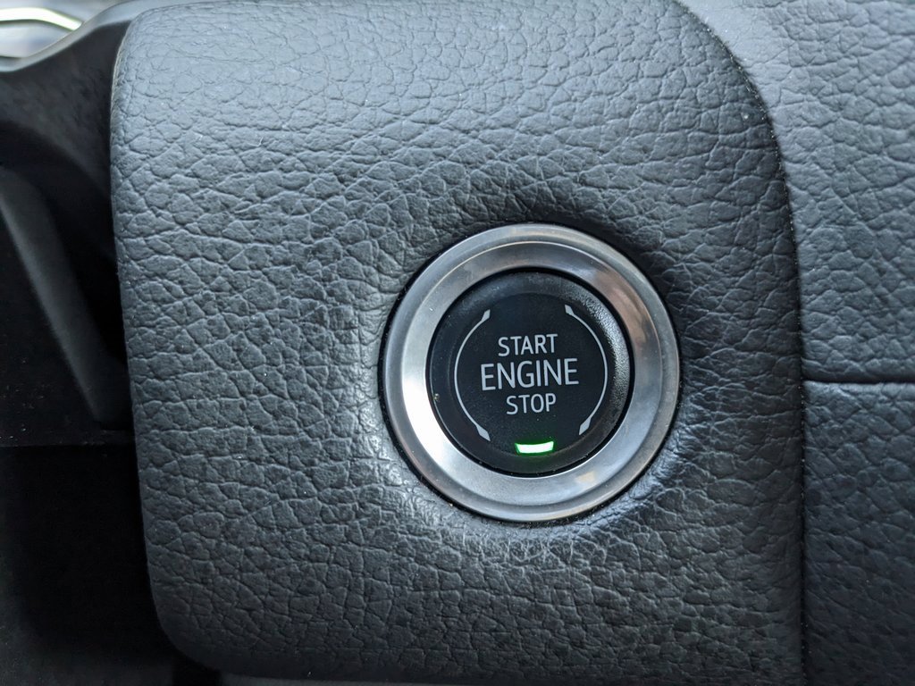 Used 2024 GMC Yukon XL Denali image 29