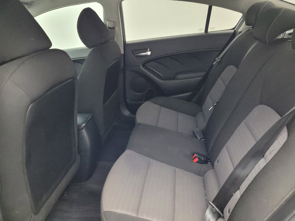 Used 2017 Kia Forte S image 18