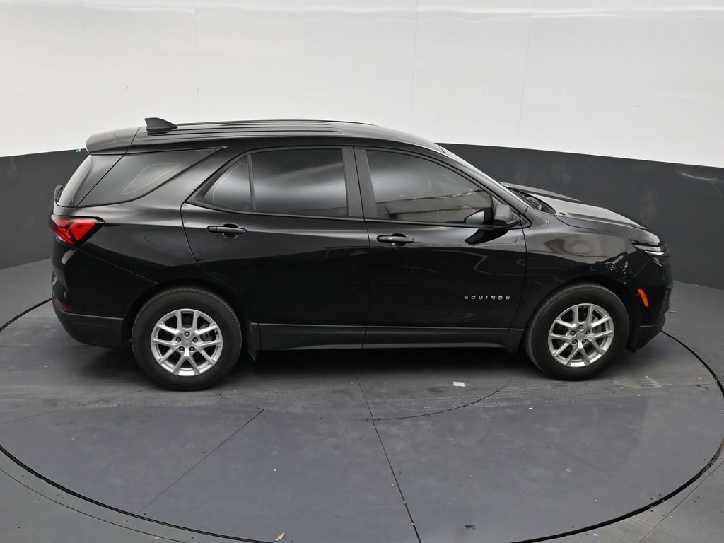 Used 2024 Chevrolet Equinox LS FWD image 16