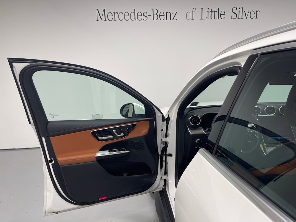 Used 2025 Mercedes-Benz GLC 43 AMG 4MATIC image 17