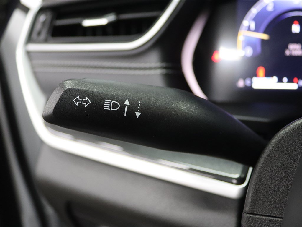 Used 2022 Jeep Grand Cherokee L Laredo w/ Luxury Tech Group I AWD/4WD image 39