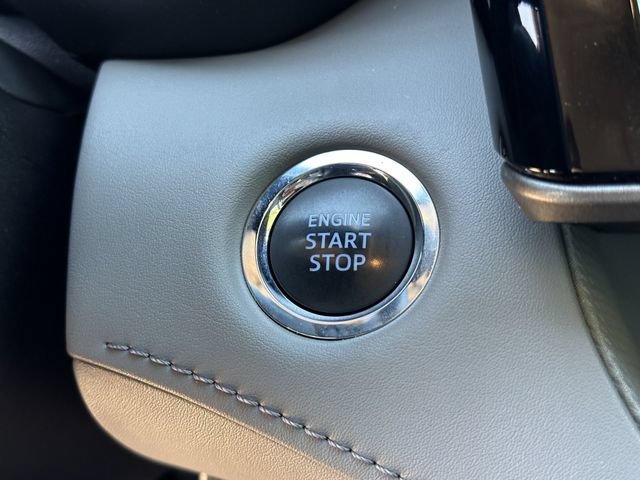 Used 2022 Toyota Highlander Limited AWD/4WD image 25
