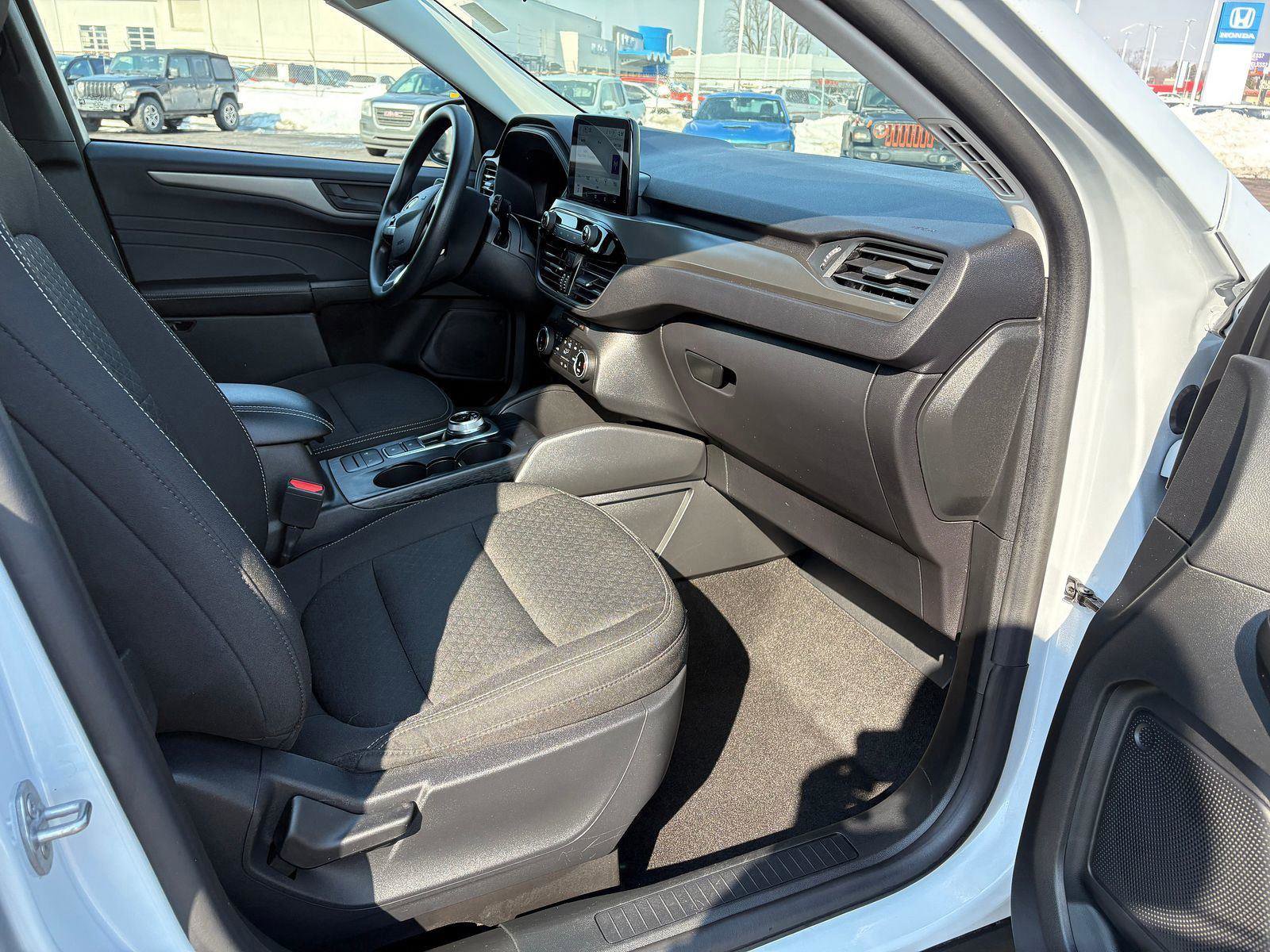 Used 2025 Ford Escape Active AWD/4WD image 10
