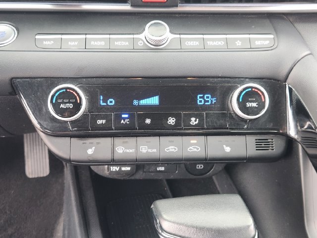 Used 2024 Hyundai Elantra Limited FWD image 17