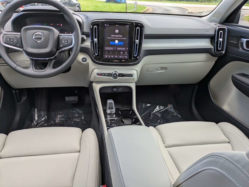 New 2026 Volvo XC40 B5 Ultra AWD/4WD image 16