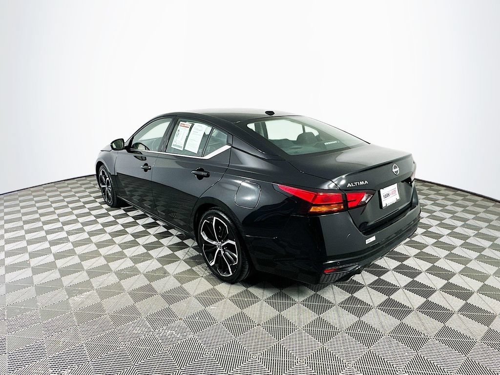 Used 2024 Nissan Altima 2.5 SR FWD image 8