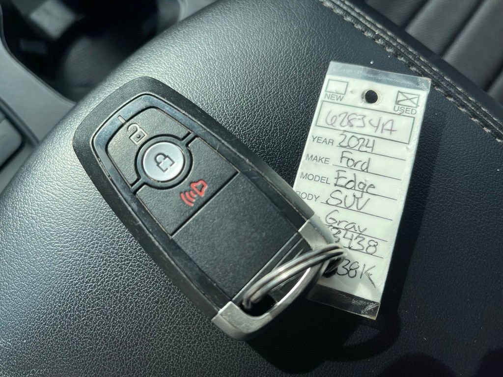 Used 2024 Ford Edge SE w/ Black Appearance Package image 28