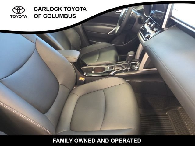 Used 2024 Toyota Corolla Cross XLE w/ Convenience Package FWD image 21