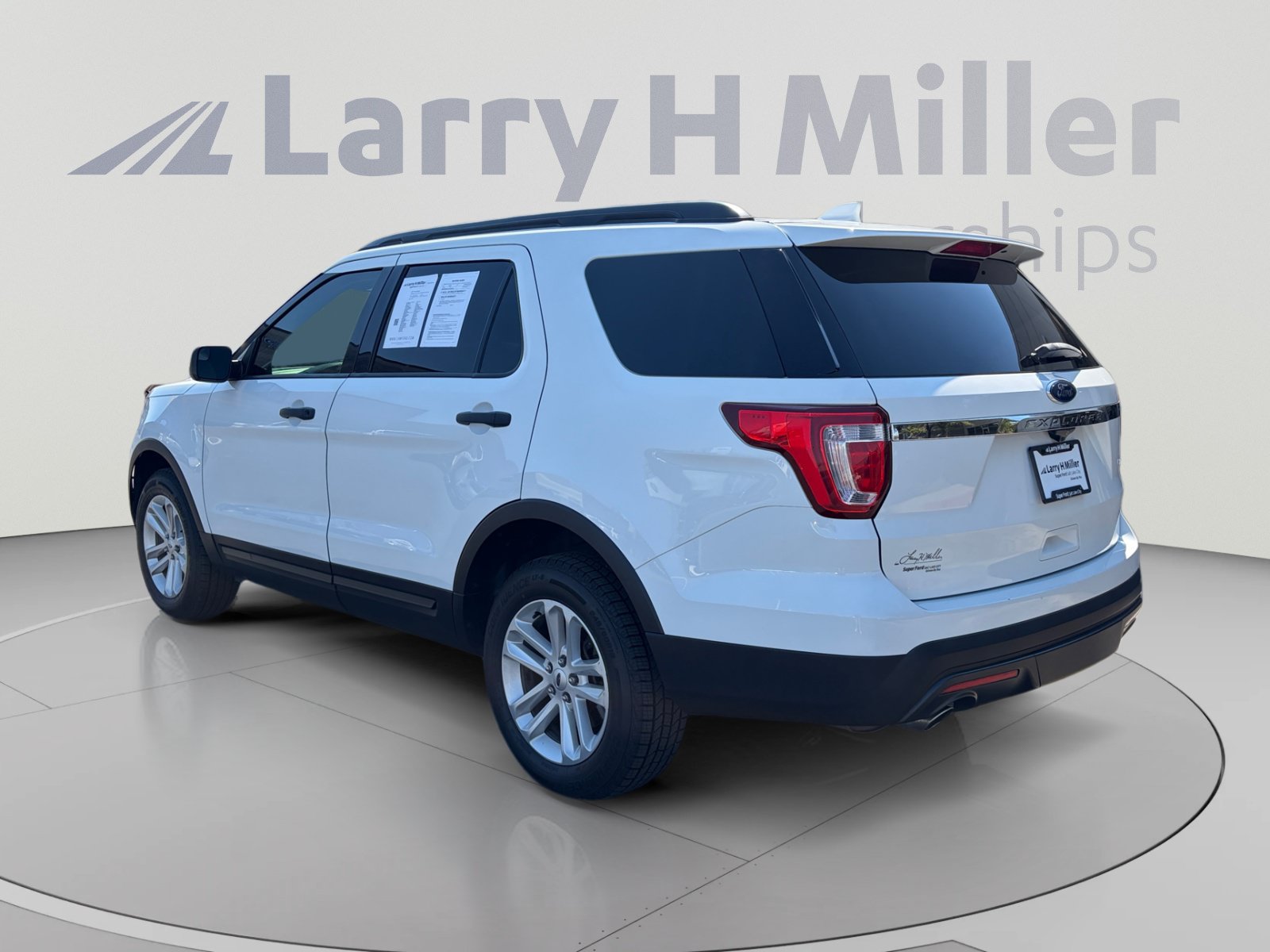 Used 2017 Ford Explorer 4WD w/ Class II Trailer Tow Package image 3