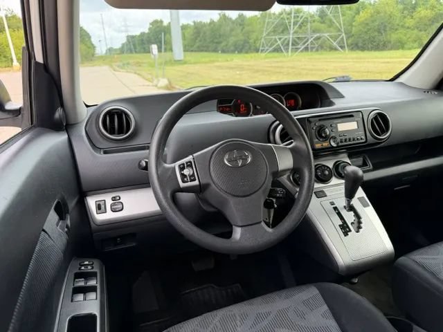 Used 2012 Scion xB FWD image 13