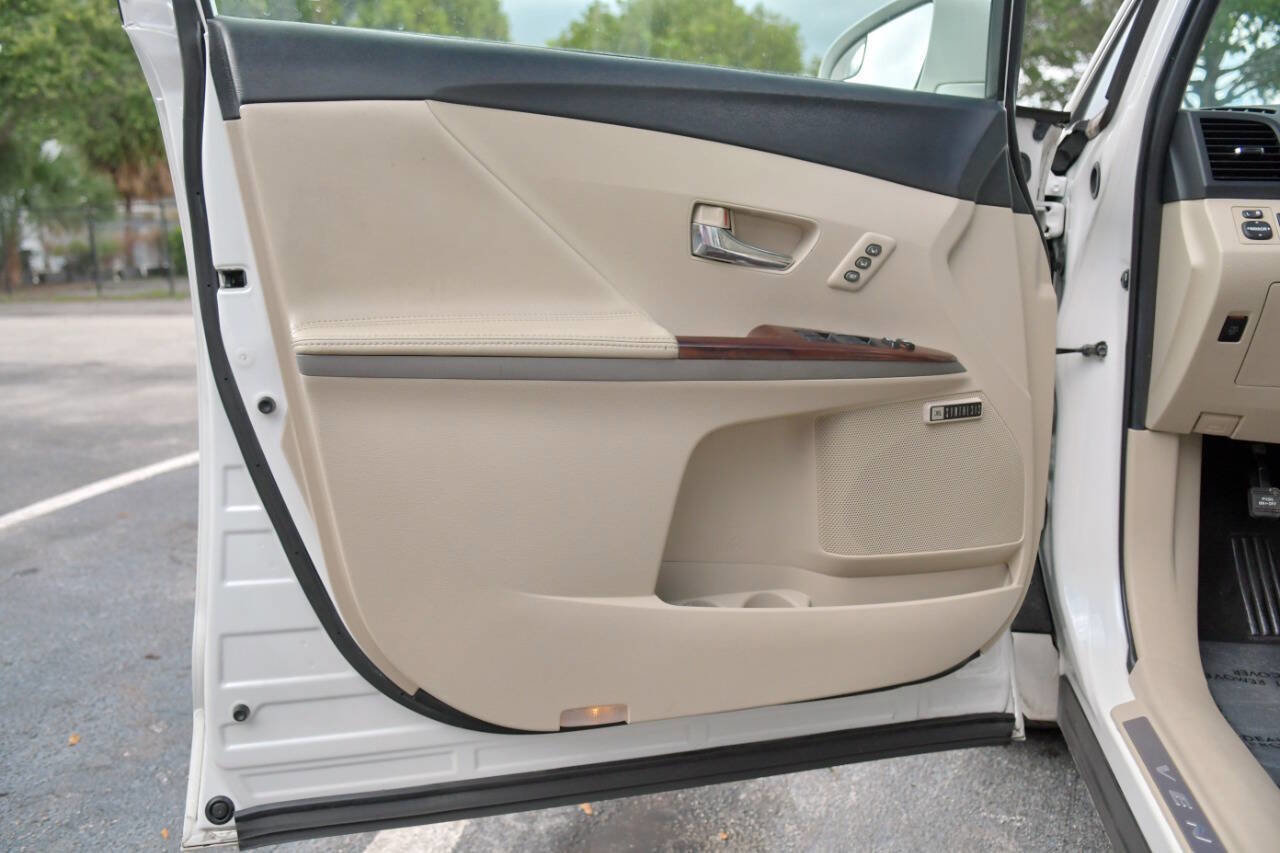 Used 2013 Toyota Venza Limited w/ Tow Prep Pkg image 14