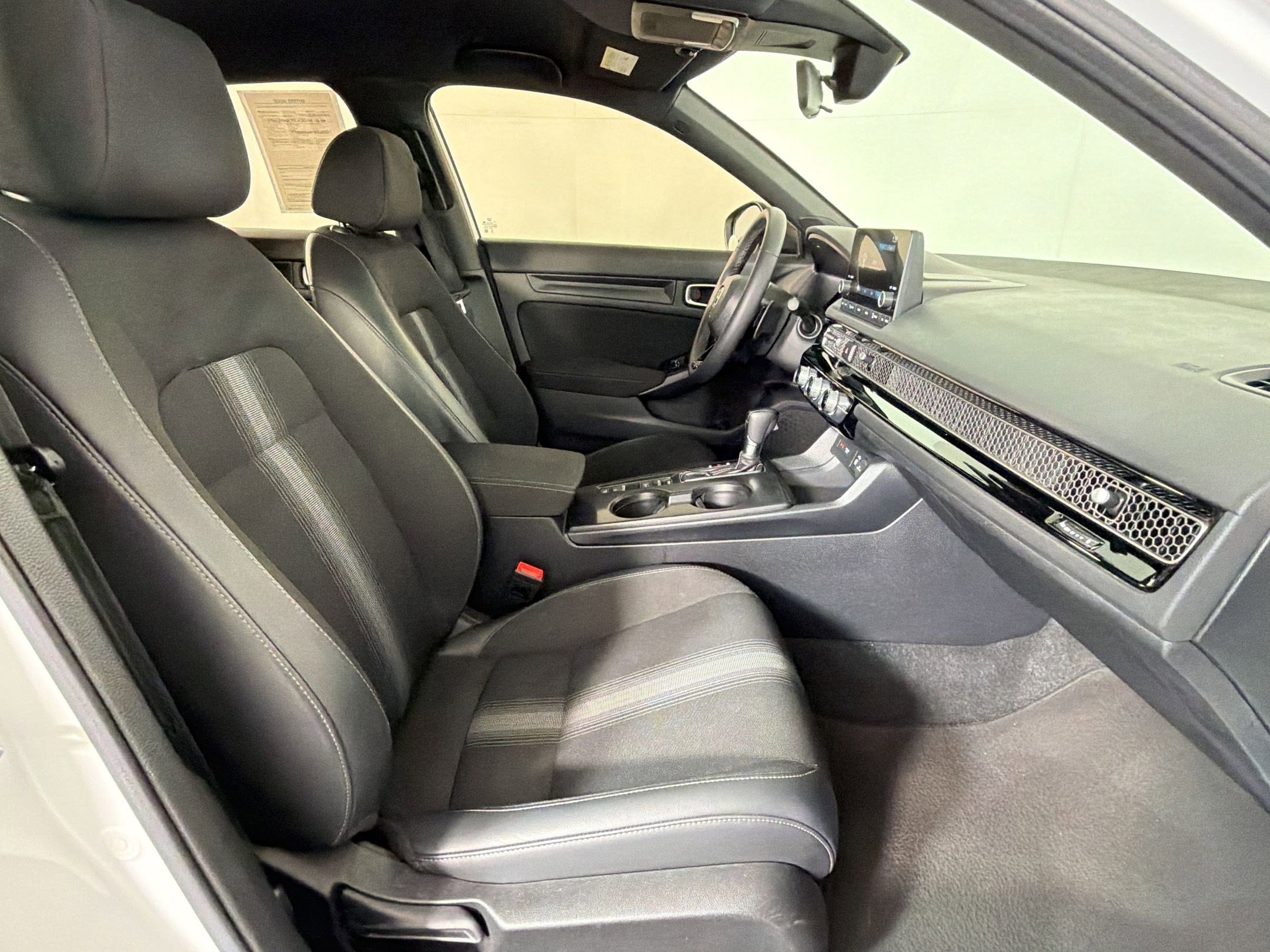 Used 2023 Honda Civic Sport image 28