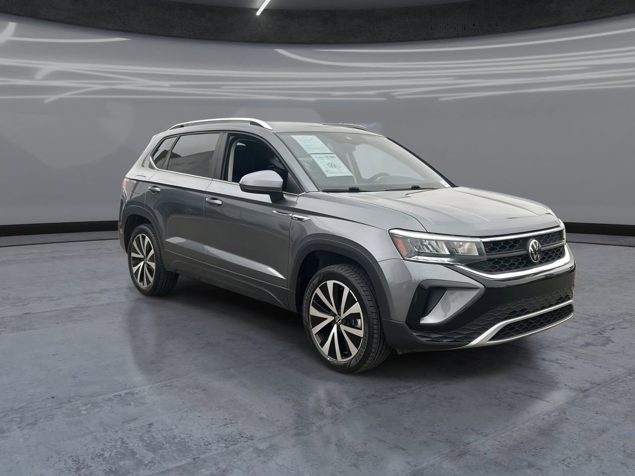 Used 2023 Volkswagen Taos SE image 2