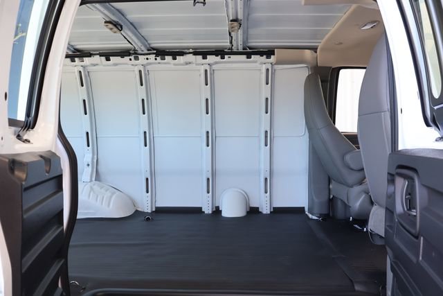 New 2026 GMC Savana 2500 w/ Driver Convenience Package RWD image 16