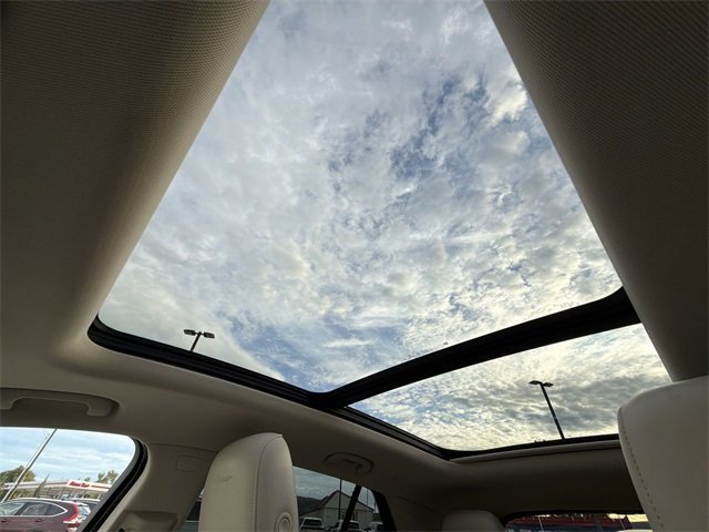 Used 2023 Buick Envision Avenir image 53