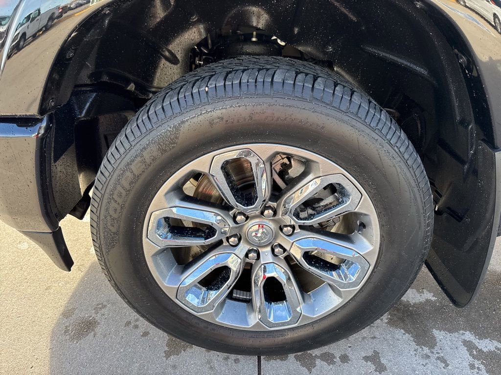 Certified 2022 RAM 1500 Laramie AWD/4WD image 5