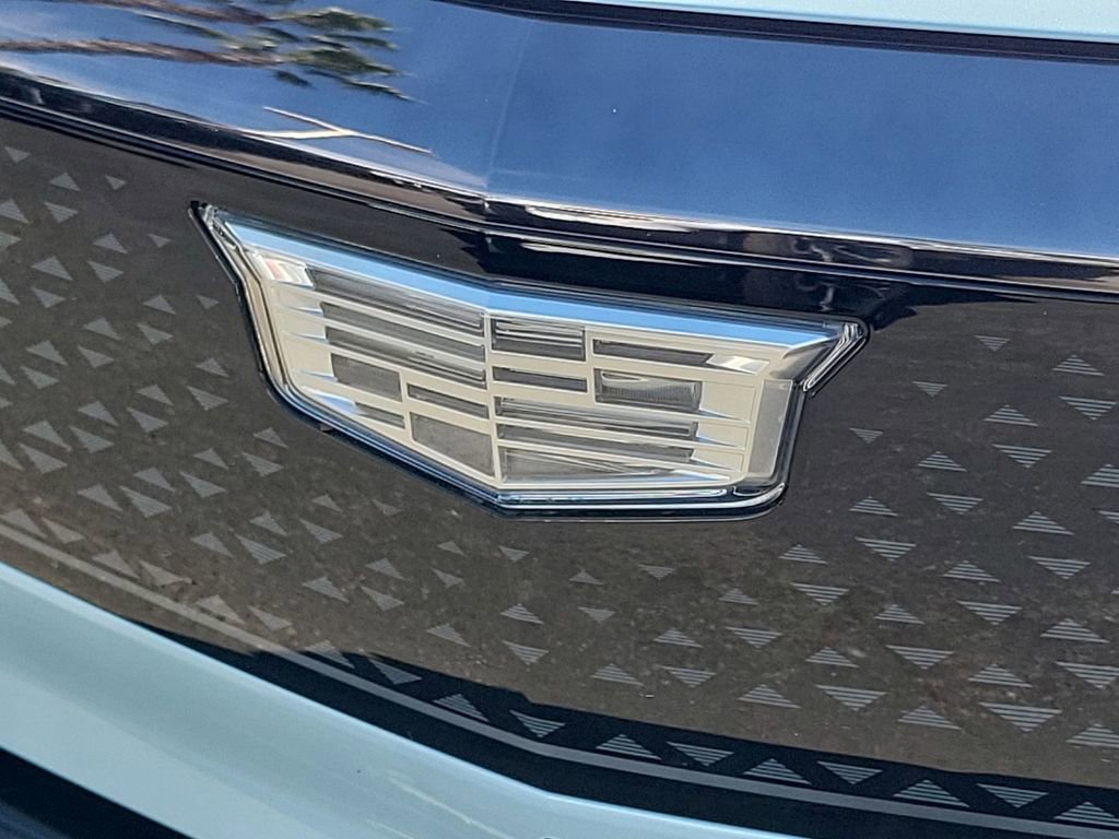 Certified 2025 Cadillac Optiq Sport 2 image 29