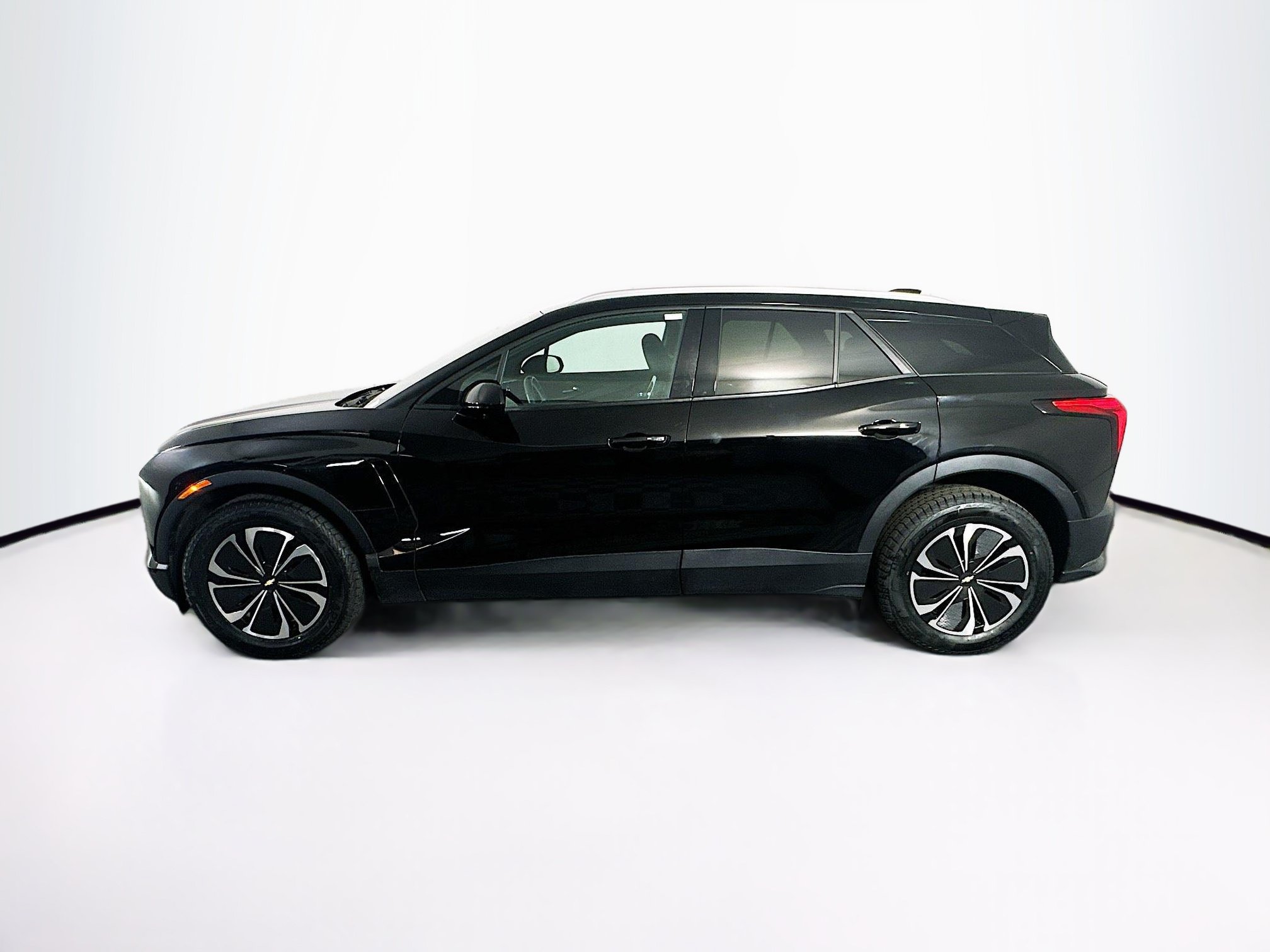 Used 2024 Chevrolet Blazer EV LT AWD/4WD image 4