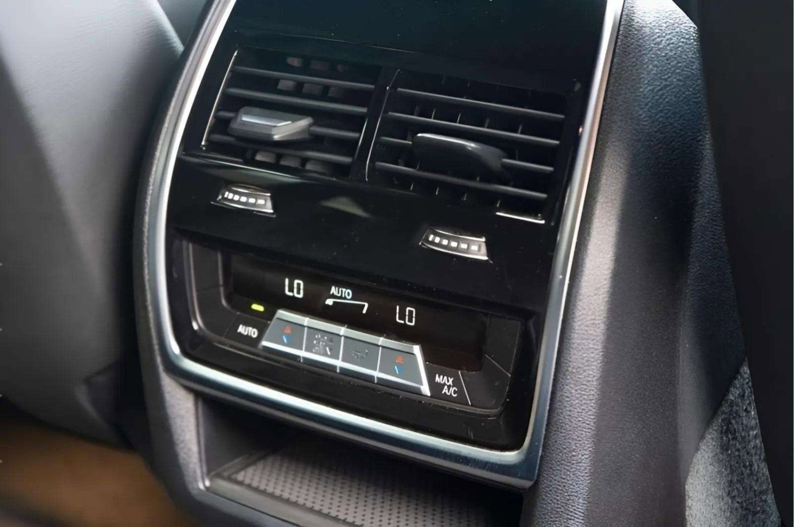 Used 2021 BMW X6 xDrive40i w/ M Sport Package image 49