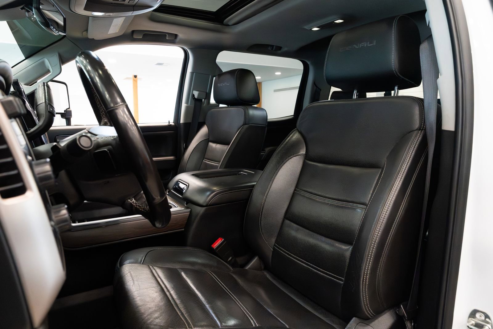 Used 2018 GMC Sierra 2500 Denali w/ Duramax Plus Package image 7