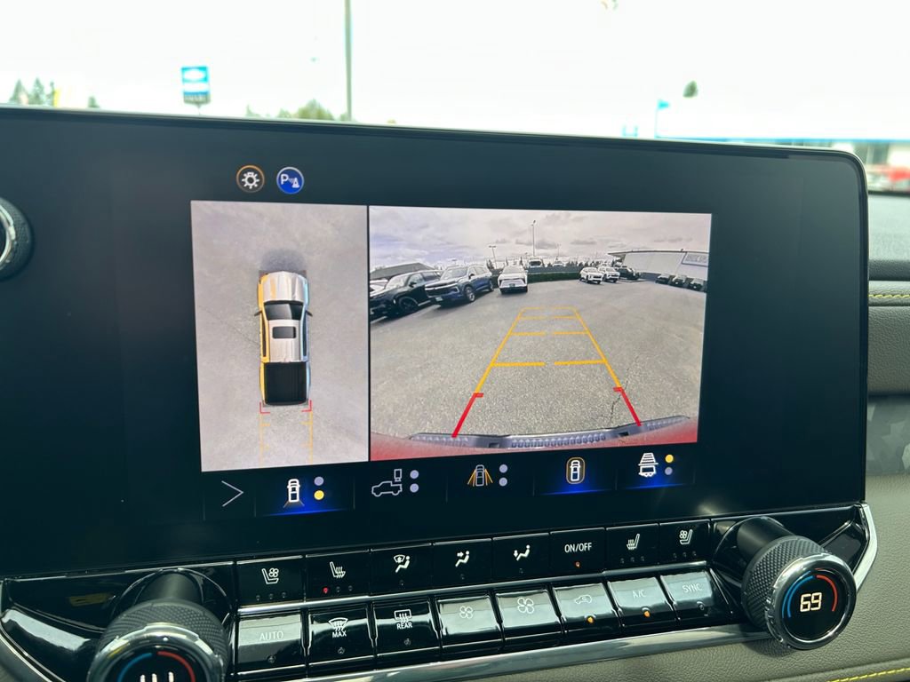 Used 2025 Chevrolet Colorado ZR2 w/ Technology Package image 19