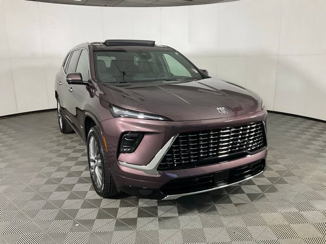 Used 2025 Buick Enclave Avenir w/ LPO, All-Weather Package image 3