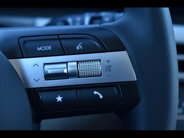 Certified 2025 Hyundai Tucson SE FWD image 23
