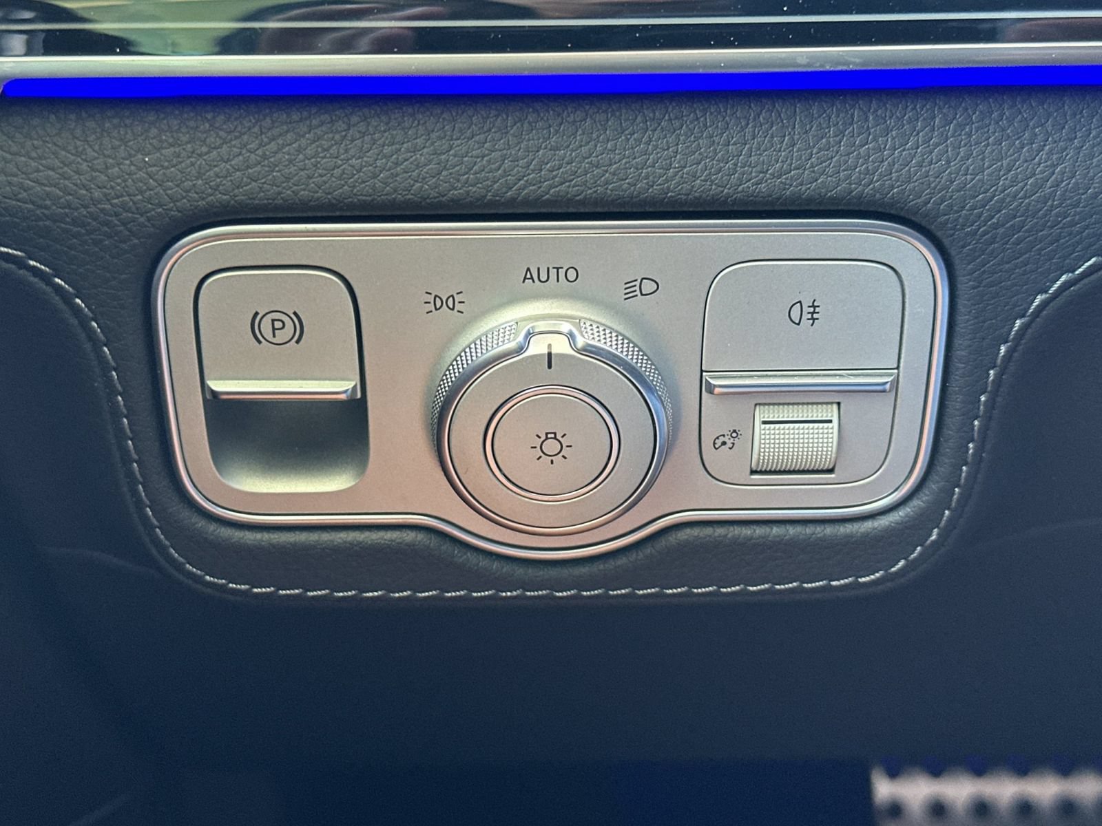 Used 2025 Mercedes-Benz GLS 580 4MATIC image 30