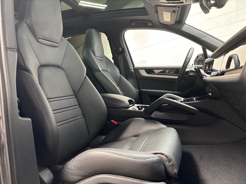 Used 2025 Porsche Cayenne S image 31
