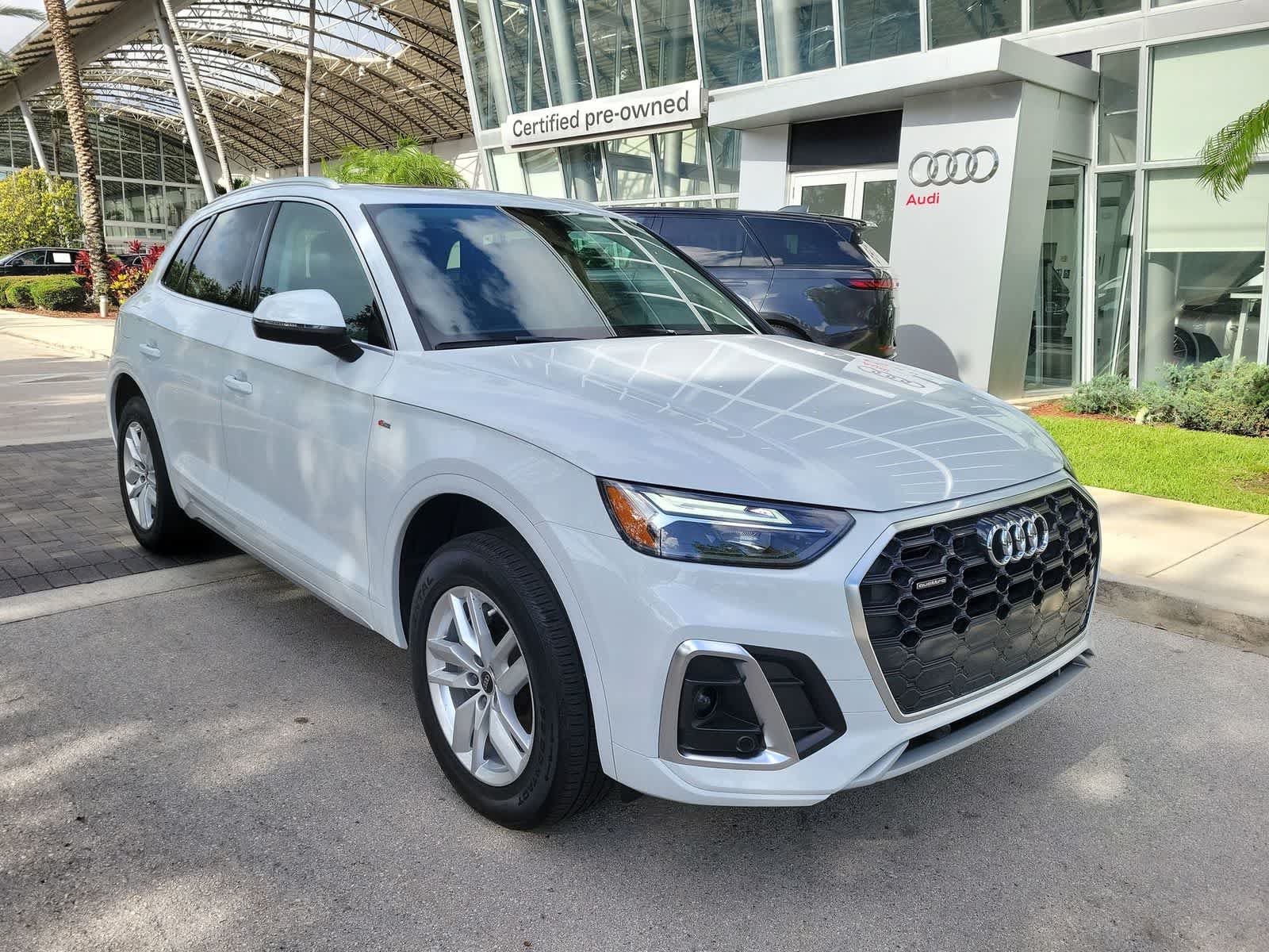 Used 2023 Audi Q5 2.0T Premium w/ Convenience Package AWD/4WD image 2