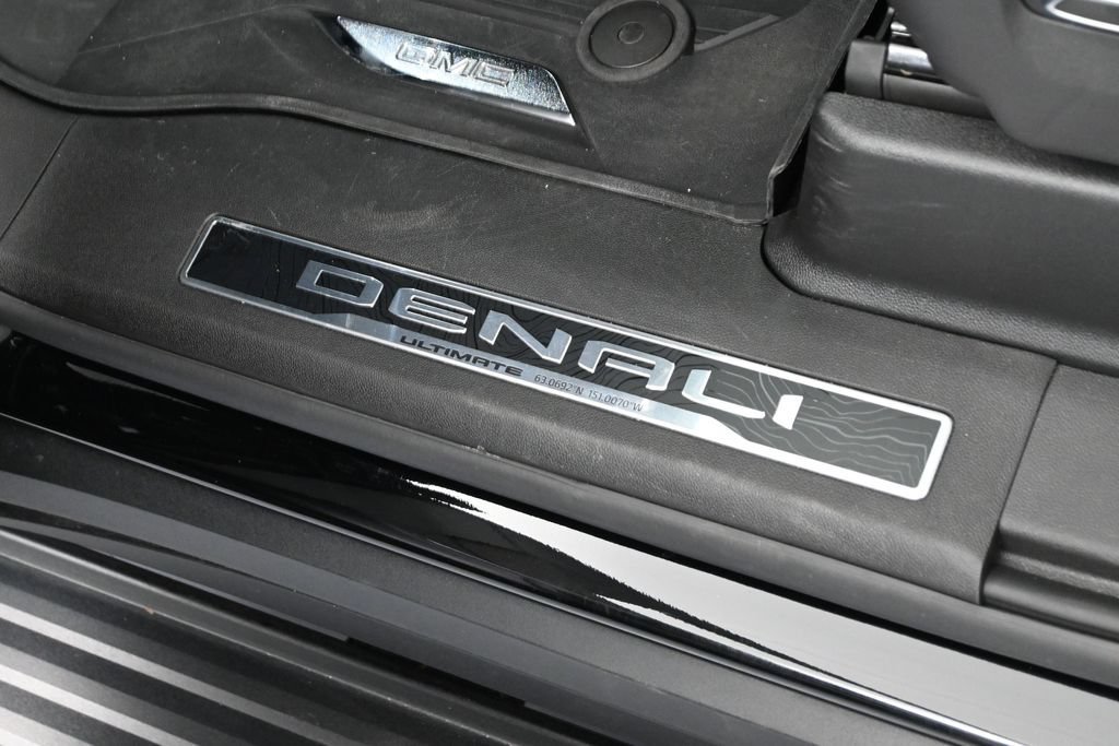 Used 2026 GMC Yukon Denali Ultimate w/ LPO, Floor Liner Package AWD/4WD image 16
