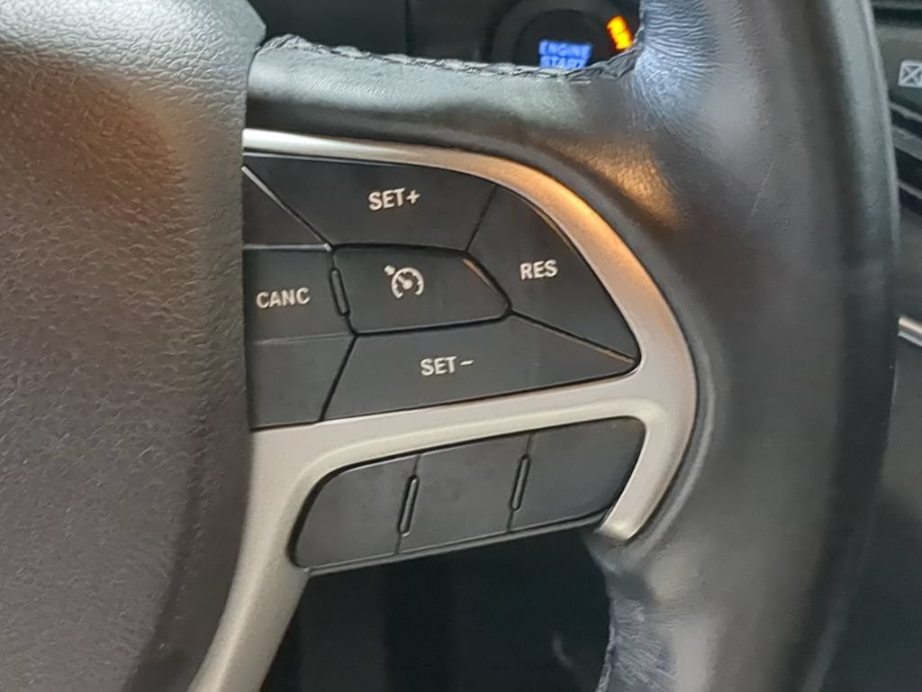 Used 2020 Jeep Grand Cherokee Limited w/ Premium Lighting Group AWD/4WD image 30